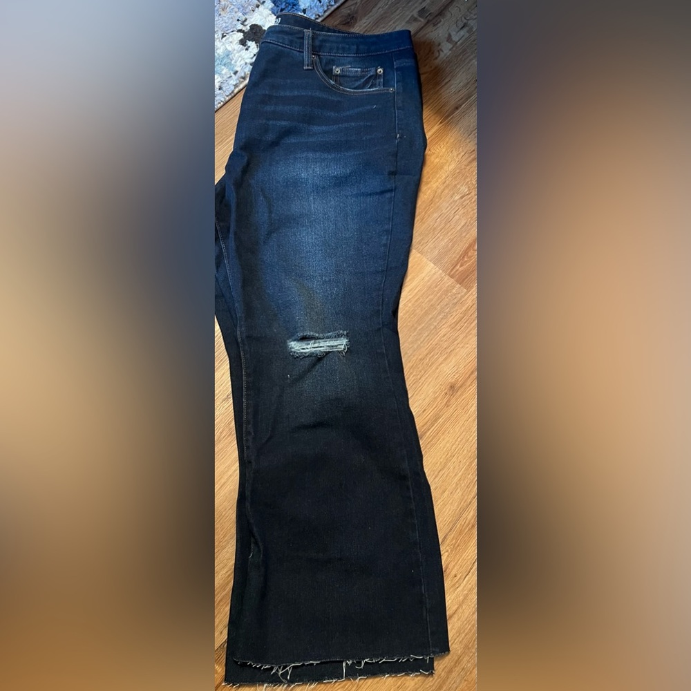 Distressed Jeans - Picture 3 of 5